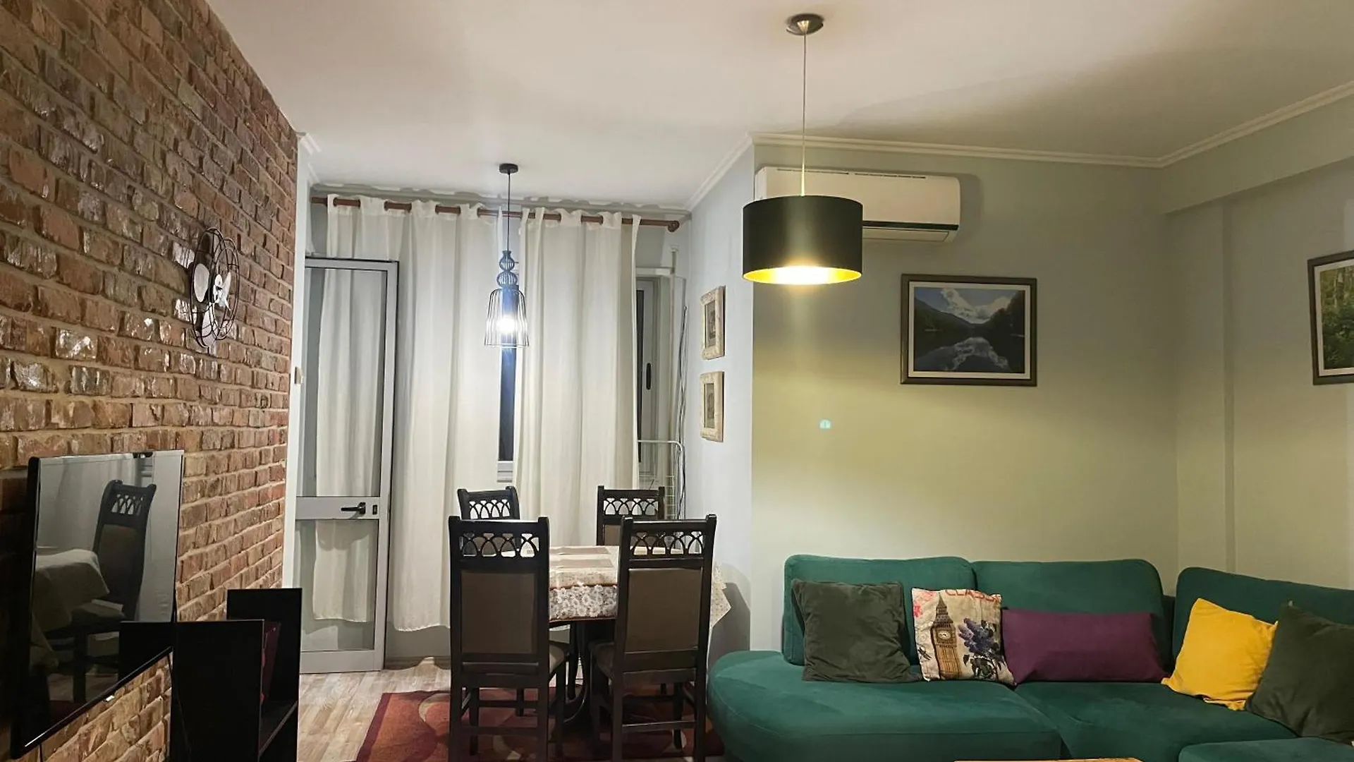 Bricks Apartment Near Pazari I Ri Tirana 0*,  Albania